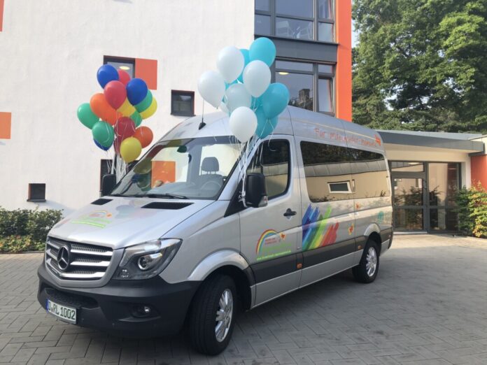 Die Polizei sucht diesen Transporter. Foto: Polizei