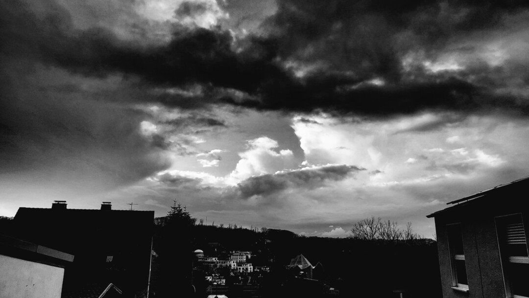 Wolken sind am Himmel zu sehen. Foto: Volkmann