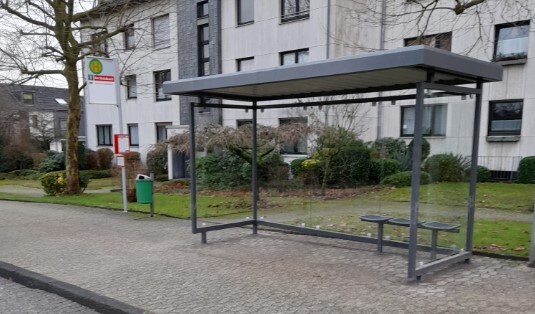Das neue Wartehäuschen an der Haltestelle "Am Steinbruch“ bietet Schutz vor Wind und Regen. Foto: Kreisstadt Mettmann