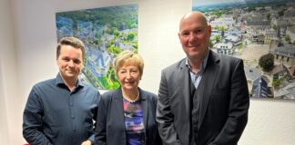 CDU-Fraktionsvorsitzender Nico Schmidt, Brigitte Schmidt von der Senioren-Union und Bürgermeister Dirk Lukrafka trafen sich beim Empfang. Foto: privat