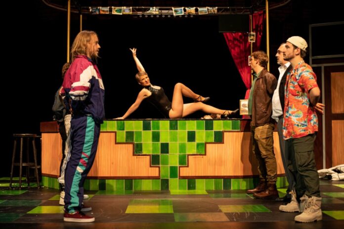 In Ratingen gastiert das Ensemble des Rheinischen Landestheaters Neuss. Foto: Marco Piecuch