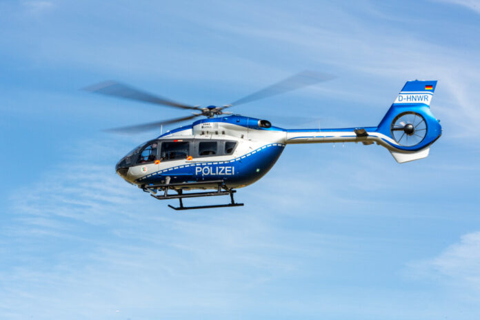Ein Polizeihubschrauber in der Luft. Foto: Polizei/Symbolbild