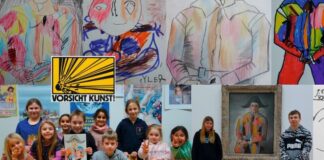 Die Picasso-Maxikarte zeigt originelle Kinderkunstwerke. Foto: Stadt Ratingen
