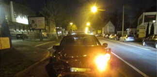 Der Suzuki des Unfallverursachers wurde stark beschädigt. Foto: Polizei