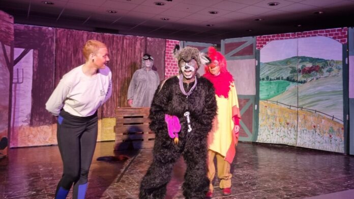 Im Kuhstall-Theater ist ein Grimm'sches Märchen zu sehen. Foto: privat