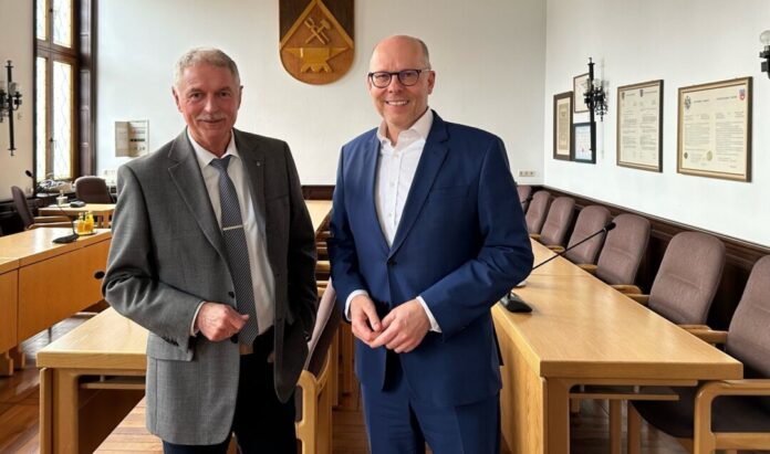 Der Heiligenhauser Bürgermeister Michael Beck hat den CDU-Bundestagsabgeordneten Peter Beyer empfangen. Foto: Büro Beyer