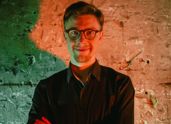 Frederik Heilig studierte katholische Kirchenmusik. Foto: Punsmann
