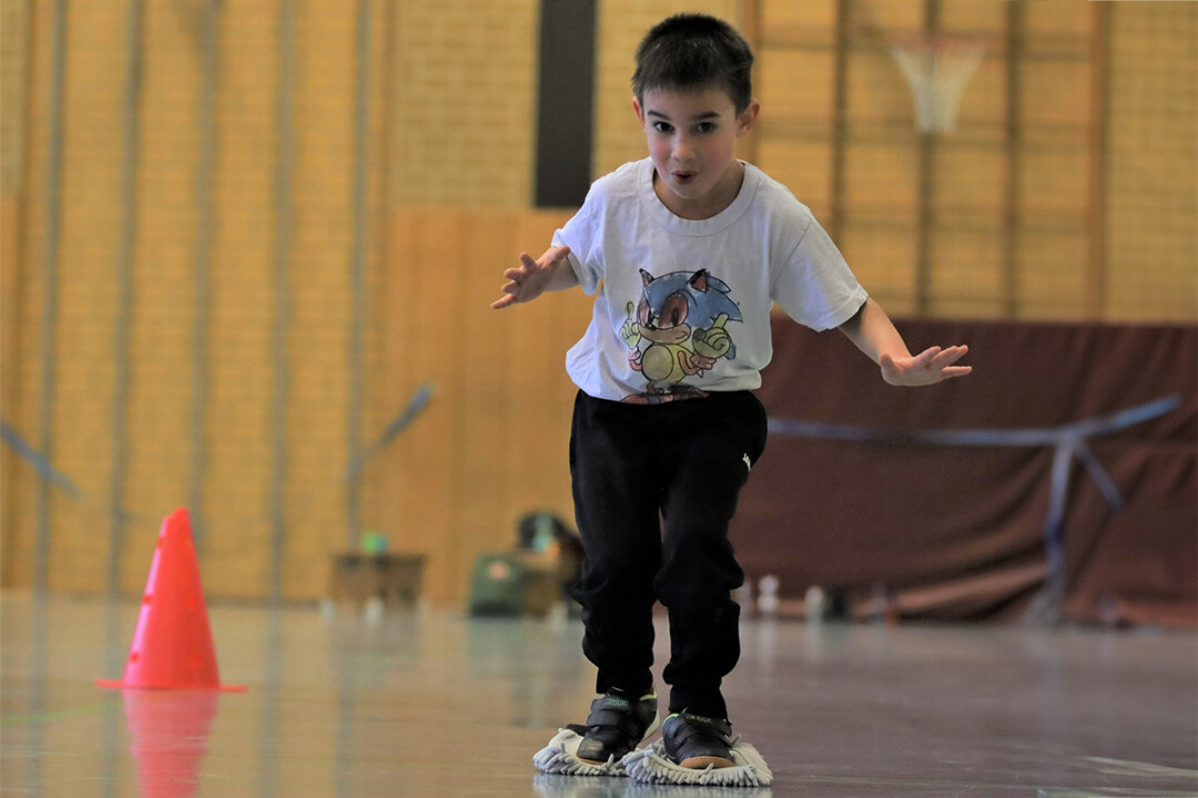Für die Kinder gilt es viele kleine Sportaufgaben zu bewältigen. Foto: Kreis ME