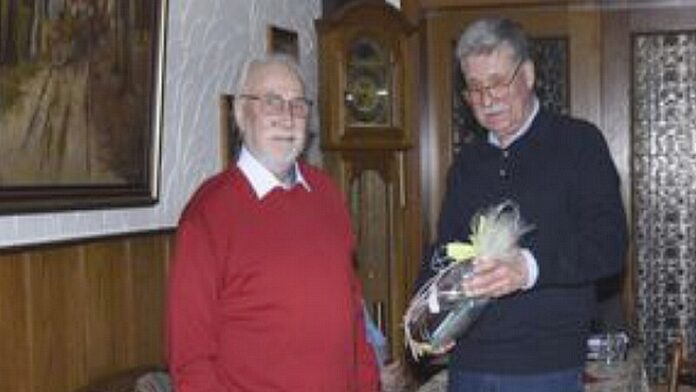 Der alte und der neue Vorsitzende: Gunnar Rother mit Hartmuth Kitzrow. Foto: privat