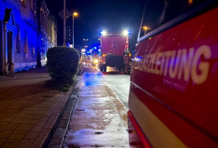 An der Rheinlandstraße waren die Brandschützer am Mittwochabend im Einsatz. Foto: Feuerwehr Velbert