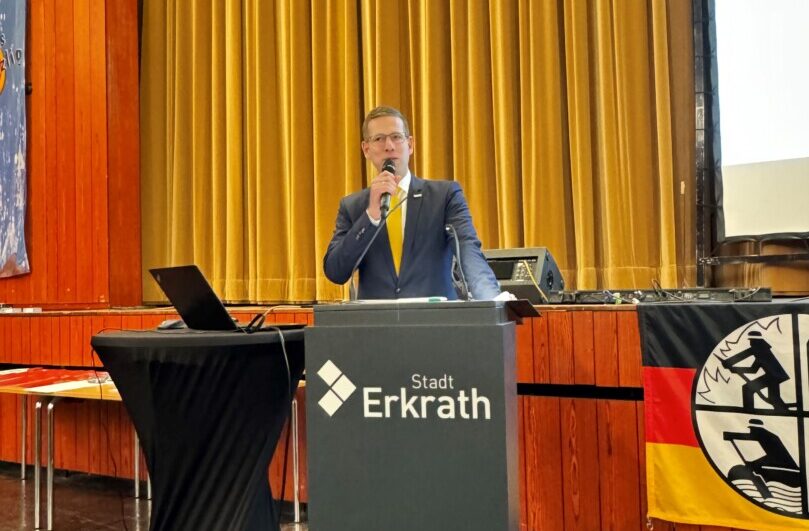 Bürgermeister Christoph Schultz waren einer der geladenen Gäste. Foto: FW Erkrath