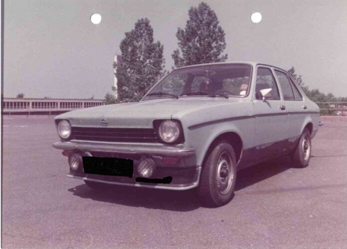 Ein solcher Opel Kadett ist damals als verdächtig aufgefallen. Foto: Polizei