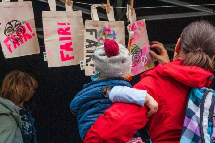 Bei den Aktionstagen Mai-FAIR-Days steht der Faire Handel in Ratingen im Fokus. Foto: Norman Voigt, Ratingen.nachhaltig e.V. Bei den Aktionstagen Mai-FAIR-Days steht der Faire Handel in Ratingen im Fokus. Foto: Norman Voigt, Ratingen.nachhaltig e.V.