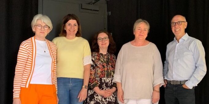Freuen sich über die positive Resonanz: Gabriele Commandeur, Stefanie Reuter, Sabine Timmermann, Siglinde Ottenjann und Peter Helmert. Foto: Bürgerstiftung