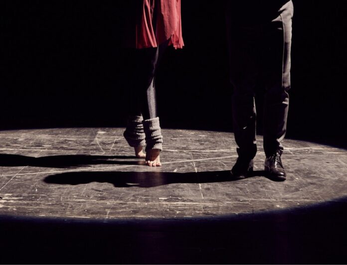 Viel Wortwitz und emotionalen Tiefgang verspricht das Theaterstück „Die Tanzstunde“ am Mittwoch, den 24.04.2024, um 20:00 Uhr in der Stadthalle Erkrath. Foto: Barbara Braun