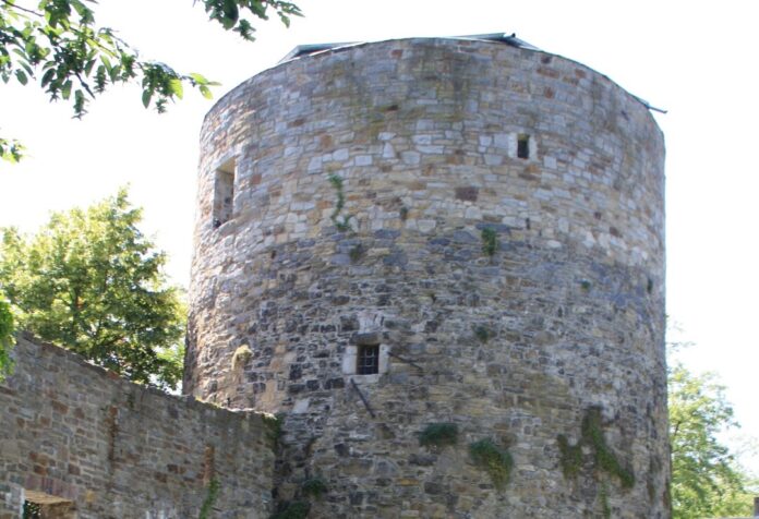 Der "Dicke Turm" ist eine der Sehenswürdigkeiten in der Ratinger City. Foto: Stadt Ratingen