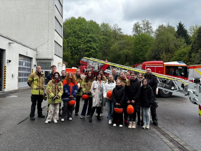Im Rahmen des Girl' und Boys' Day fand eine Aktion bei der Feuerwehr in Wülfrath statt. Foto: Stadt Wülfrath