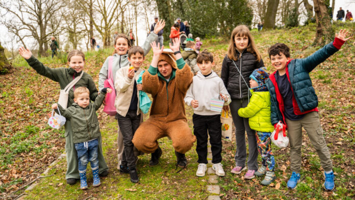 Viele Kinder machten mit beim Suchen der bunten Ostereier. Foto: CDU Unterfeldhaus/ Leon Bröcker/CC-BY-ND 4.0