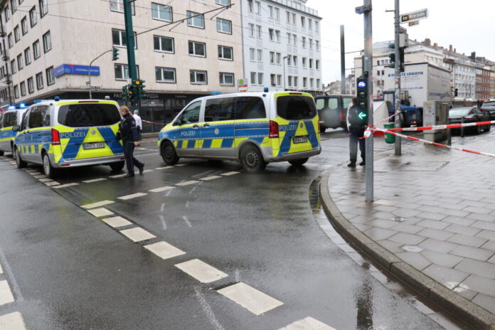 Die Unfallstelle im Bereich der Kölner Straße. Foto: Polizei