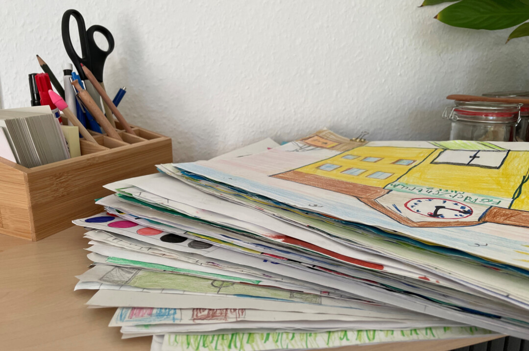 Beim Malwettbewerb „Meine Schule und ich“ kamen verschiedene Ideen und Wünsche des künftigen Schulalltages am Campus Sandheide zusammen. Foto: Stadt Erkrath