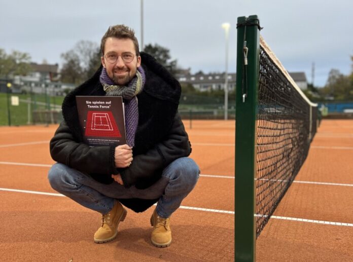 Seit zwei Jahren können die Netzballer draußen spielen. NBV-Vorsitzender Tom Schönenberg sieht einen klaren Vorteil in den drei Allwetterplätzen, wovon zwei sogar mit Flutlicht ausgestattet sind. Foto: NBV