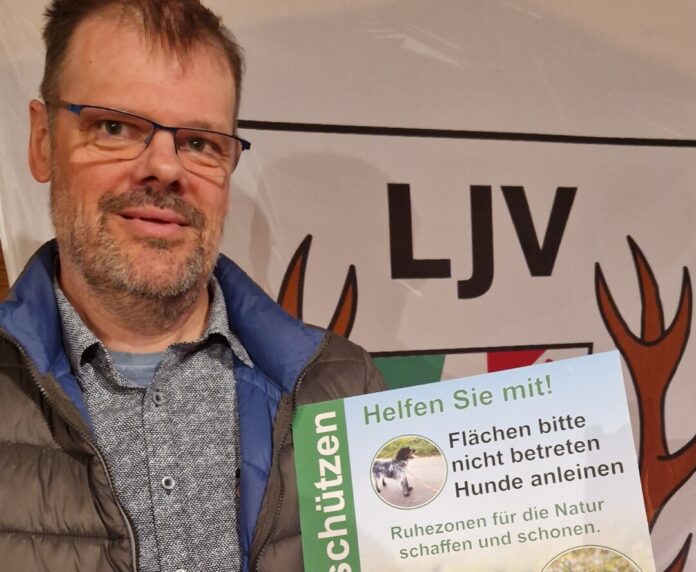 Ulrich Claßen ist Biodiversitätsberater der Landwirtschaftskammer NordrheinWestfalen und informierte die Kreisjägerschaft über Möglichkeiten und Bedingungen beim Schutz der Vielfalt von Pflanzen und Tieren. Foto: Bossy