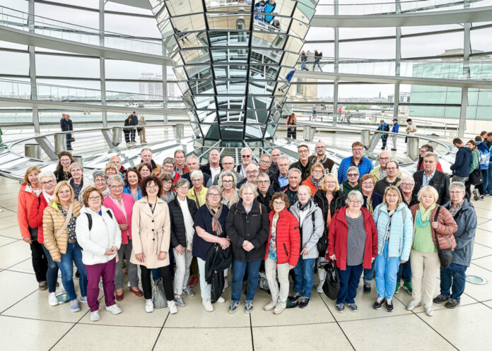 48 Engagierte waren zu Gast in Berlin. Foto: Bundestag/Inga Haar