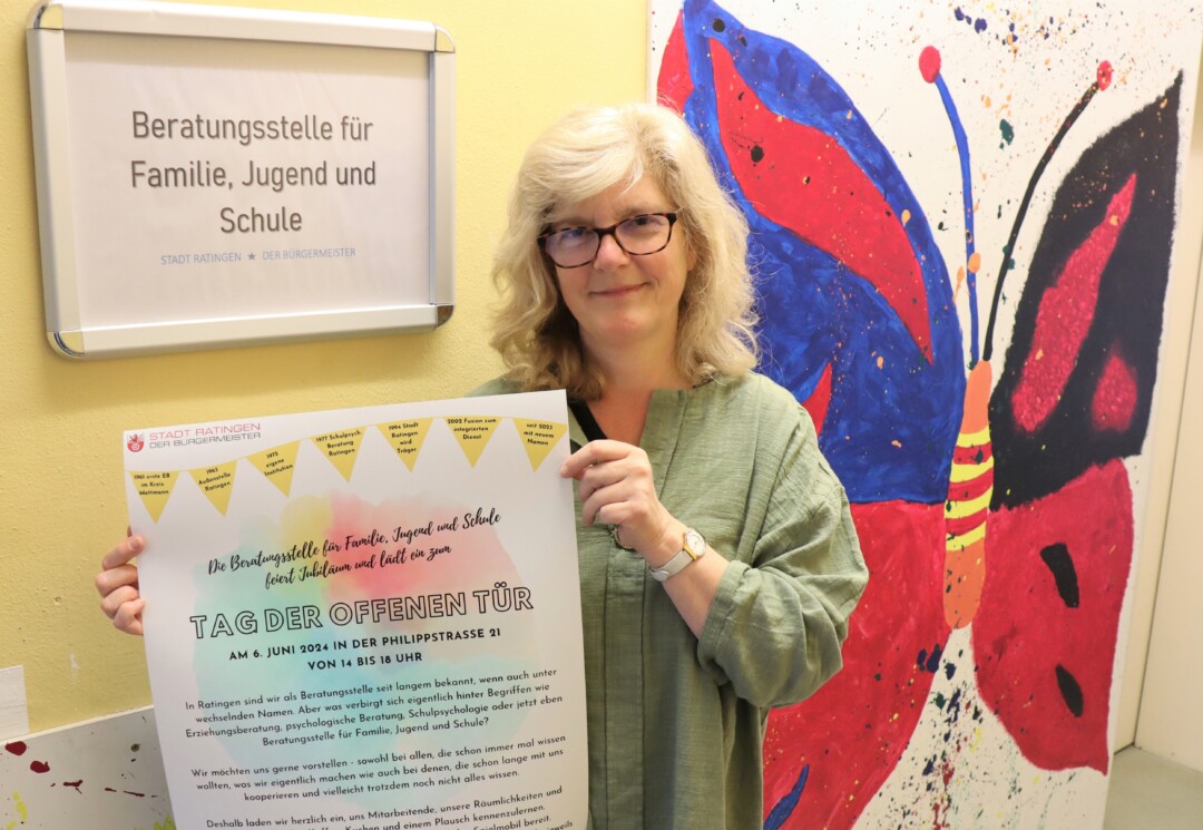 Karin Hassinger-Reißmüller, Leiterin der Beratungsstelle für Familie, Jugend und Schule, lädt mit ihrem Team zum Tag der offenen Tür am 6. Juni ein. Foto: Stadt Ratingen