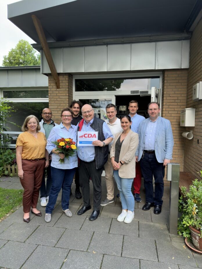 Angelika Weber, Boban Thomas, Annegret Schiffers, Leon Bröcker (stellv. CDU Stadtverbands-vorsitzender als Gast), Stephan Erkelenz (neuer Vorsitzender), Andreas Heringlehner (stellv. Vorsitzender), Marina Spraggs (Schriftführerin), Yannik van der Heide und Marian Bers, nicht auf dem Bild: Dorian Riedel. Foto: CDA