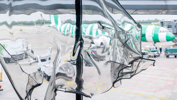 Ein Kunstwerk von Paul Schwer. Foto: Flughafen Düsseldorf / Andreas Wiese