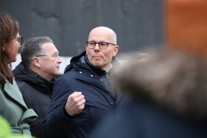 Der CDU-Bundestagsabgeordnete Peter Beyer fordert ein entschiedenes Vorgehen bei derartigen Angriffen. Foto: Volkmann