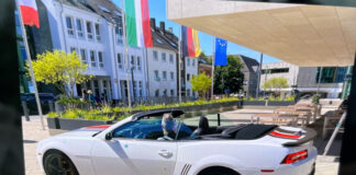 Am Donnerstagnachmittag wurde ein weißer Chevrolet Camaro entwendet. Foto: Polizei