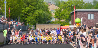 Fast 400 Kinder haben mitgemacht und sich für das "Minisportabzeichen" an Bewegungsstationen ausprobiert. Foto: Mettmann-Sport