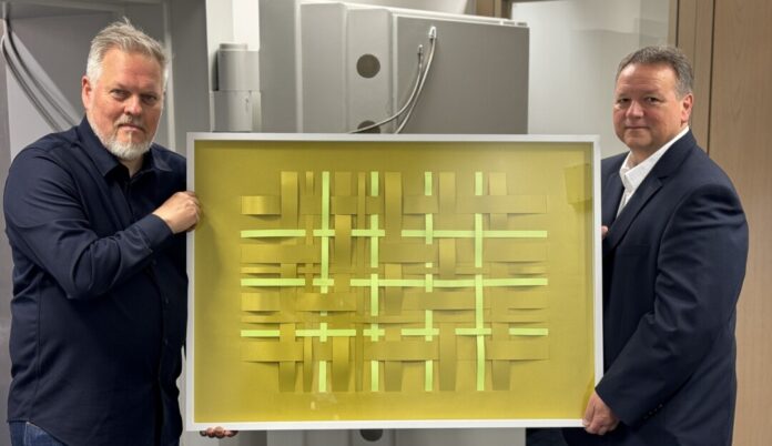 Martin Andreas Schumacher und Gebietsdirektor Thomas Döring eröffnen die Ausstellung. Foto: Kreissparkasse Düsseldorf
