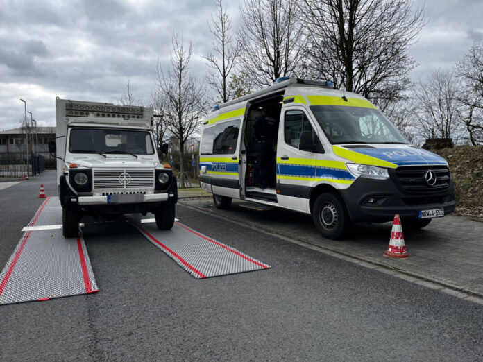 Die Polizei bittet Wohnmobile wieder auf die Waage. Foto: Polizei