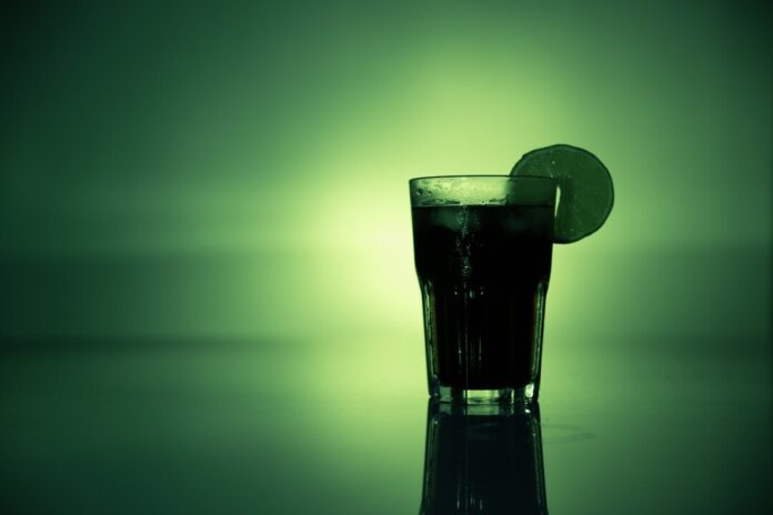 Die sogenannten K.O.-Tropfen lassen sich in Getränken nicht erkennen. Foto: pixabay