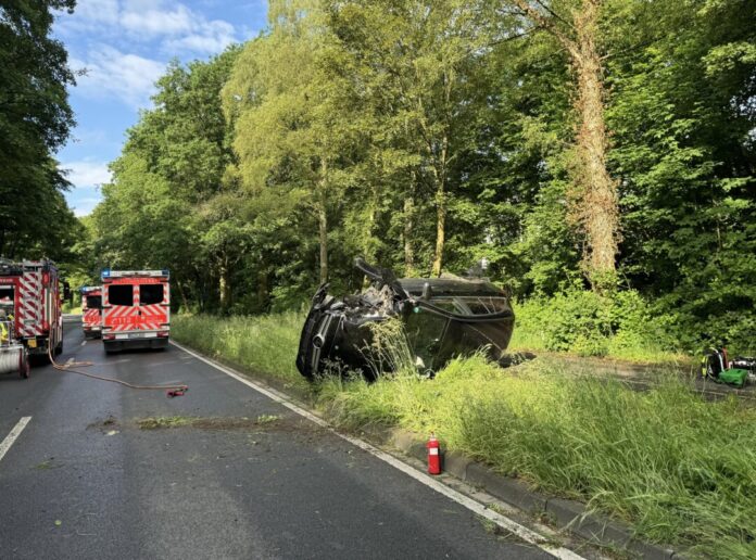 Zu dem Unfall kam es in Bochum an der Königsallee in Höhe der Höhe der Markstraße. Foto: FW Bochum
