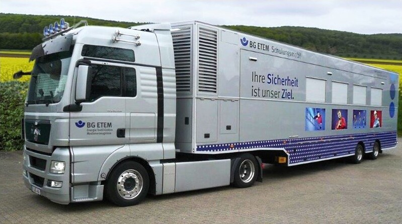 Der Trainings-Truck für Arbeitssicherheit macht halt in Hilden. Foto: BG ETEM