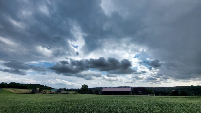 Wolken am Himmel sind zu sehen. Foto: Volkmann