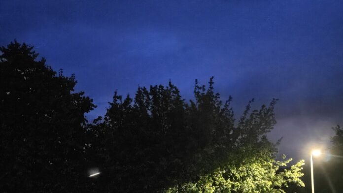 Vereinzelt kann es in der Nacht in NRW Böen geben. Foto: Volkmann
