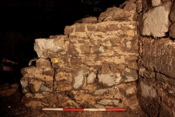Römische Mauerreste sind zu sehen. Foto: Dieter Hupka