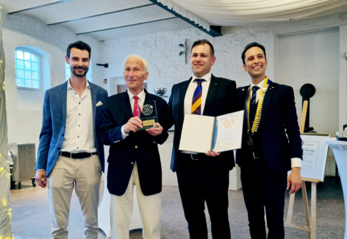 Freude bei der Ämterübergabe und Ehrung: Fabian Althoff, Hans-Joachim Loges, Armando Schmitt und Präsident Jorge Yen. Foto: Verein