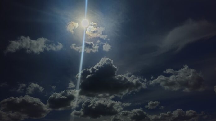 Wolken sind am Himmel zu sehen. Foto: Volkmann