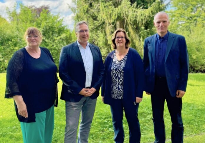 Dezernentin Michaele Berster, Bürgermeister Rainer Ritsche, Bundestagsabgeordnete Kerstin Griese und Dezernent Stefan Holl haben sich im Rathaus getroffen. Foto: Büro Griese