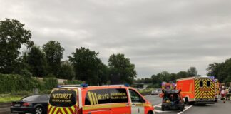 Zahlreiche Rettungskräfte waren vor Ort auf der A40 im Einsatz. Foto: FW Mülheim an der Ruhr