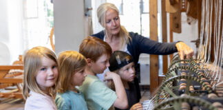 Für Familien und Kinder gibt es viele Angebote in den Sommerferien. Foto: LVR ZMB/Stefan-Arendt