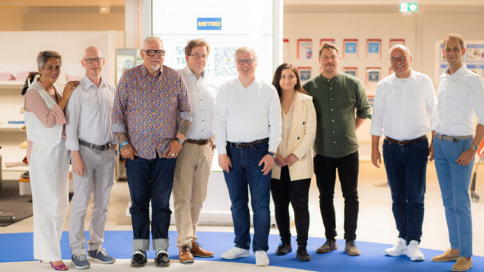 Karen Saleki, Rainer Gallus, Frank Rehme, Conrad von Bonin, Dr. Christian Temath, Ismihan Bozhüyük, Daniel Meeßen, Prof. Dr. Stephan Rüschen und Frank Holland. Foto: HV NRW