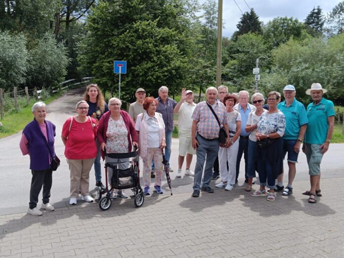 Einen gelungenen Stadtteilspaziergang hat der Bürgerverein Birth gemeinsam mit dem SKFM Velbert organisiert. Foto: privat