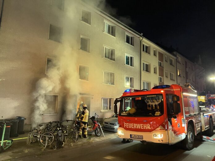 Eine starke Rauchentwicklung ist sichtbar. Foto: Feuerwehr Essen