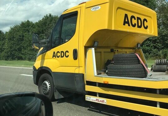 Schwarz und Gelb - diese Farben sind Autofahrern vom ADAC bekannt. Ein Detail macht hier allerdings stutzig. Foto: ADAC SE/privat
